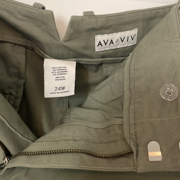 Khaki pants, size 24w, new, never worn with tags - Picture 3 of 6